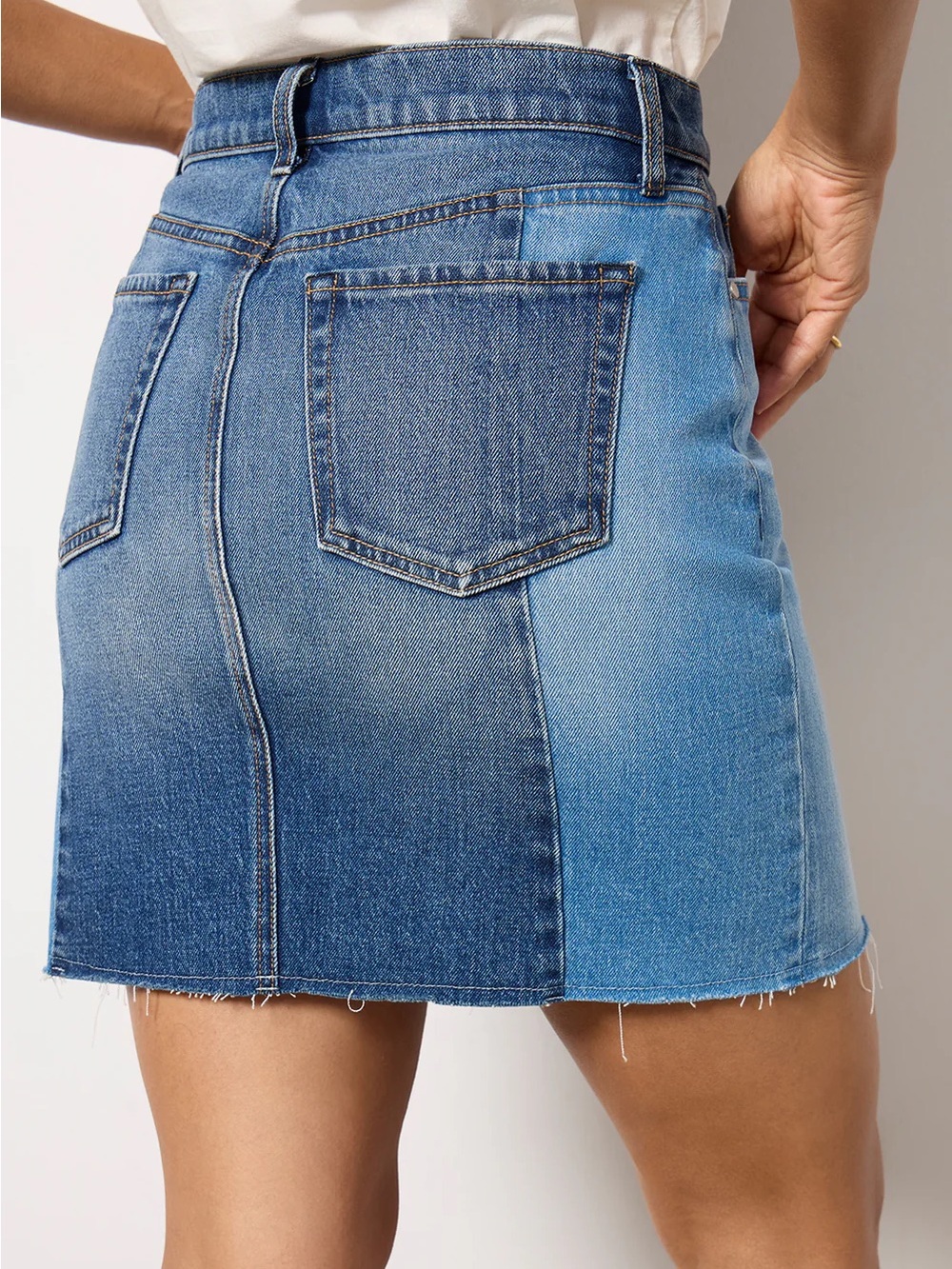 Evereve Two Tone Raw Hem Reworked Denim Skirt Size 29 NWT - Picture 2 of 9